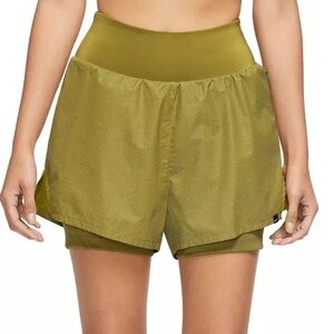 NWT Nike Women's Dri-FIT Mid-Rise 3" Shorts